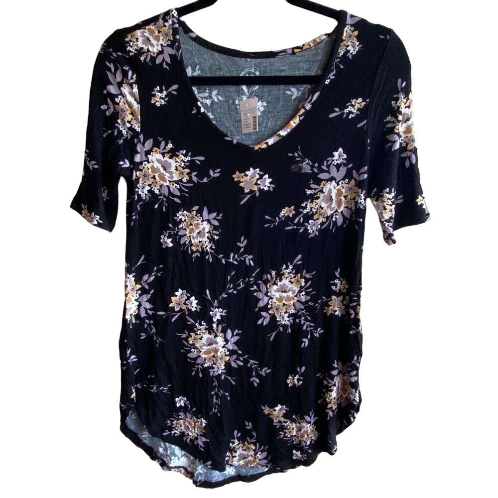 Maurices 24/7 Black Floral 1/2 Sleeve Shirt Women's Size XS New With Tags
